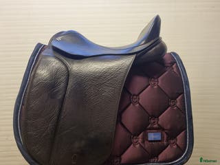 Sadlar hästutrustning till salu: Barnsby Crown dressyrsadel i Helsingborg - Annons 17