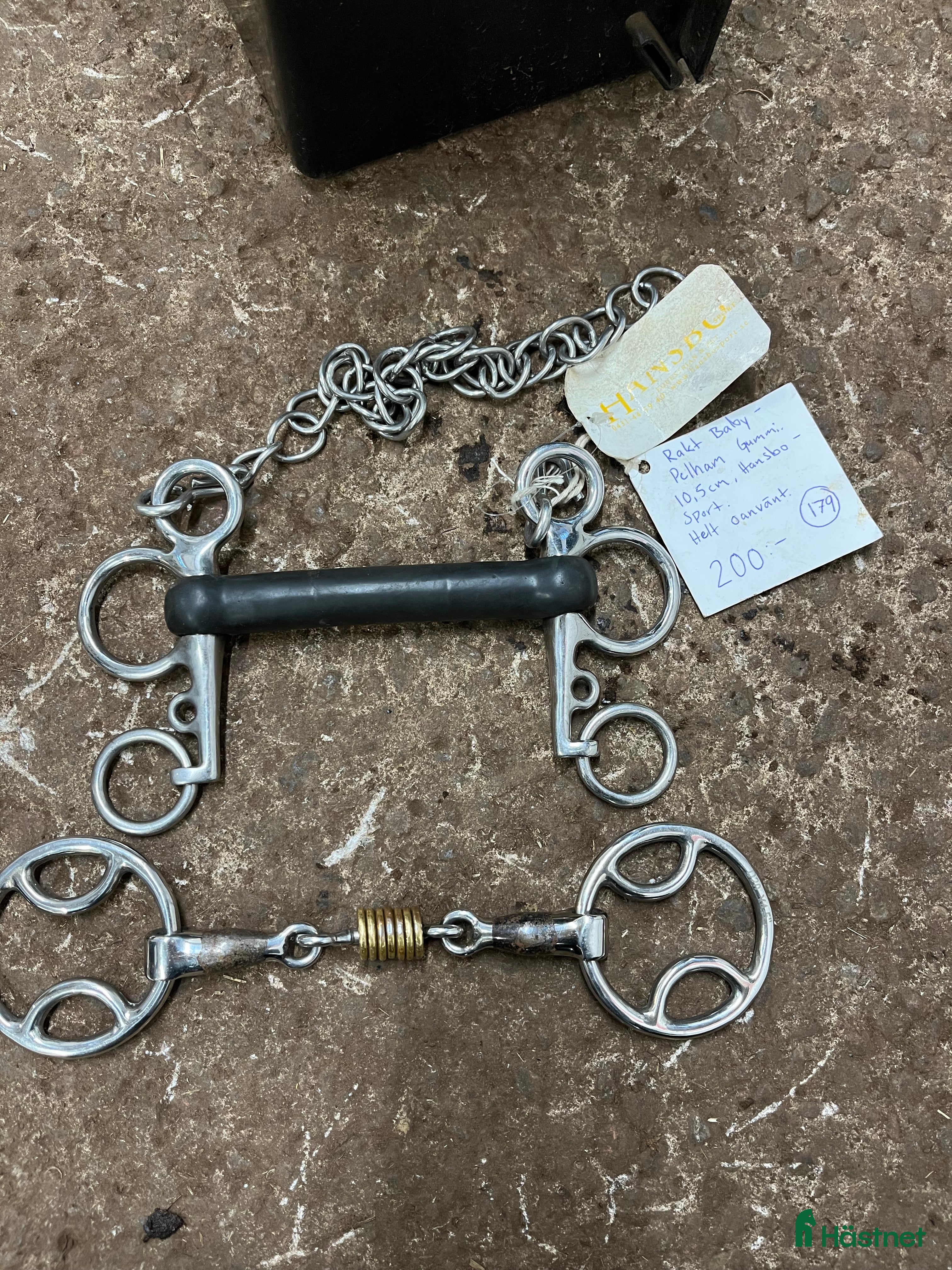 Bett hästutrustning Två bett tillsalu i Hudiksvall - Annons 1