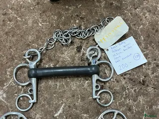 Bett hästutrustning Två bett tillsalu i Hudiksvall - Annons 1