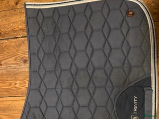 Schabrak & Vojlockar hästutrustning till salu: Super fint ljusblått schabrak säljs! i Bollebygd - Annons 3