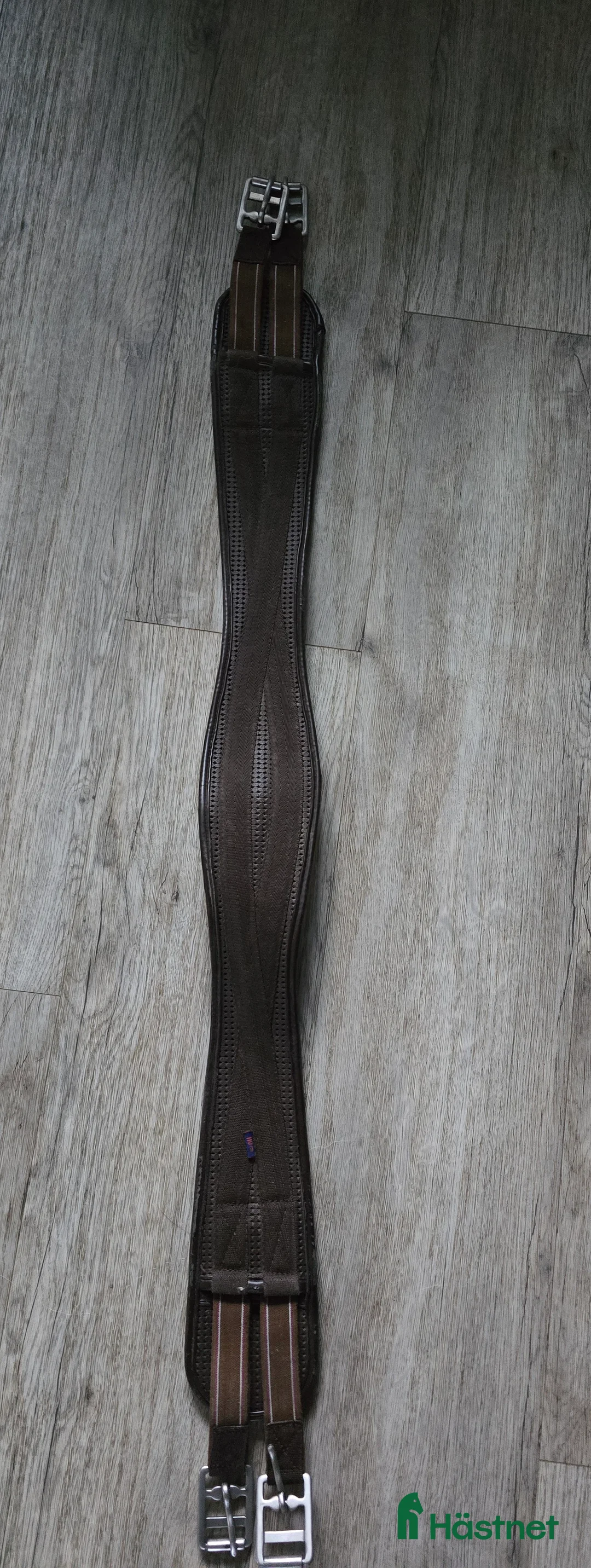 Sadeltillbehör hästutrustning till salu: Brun sadelgjord i Hudiksvall - Annons 1