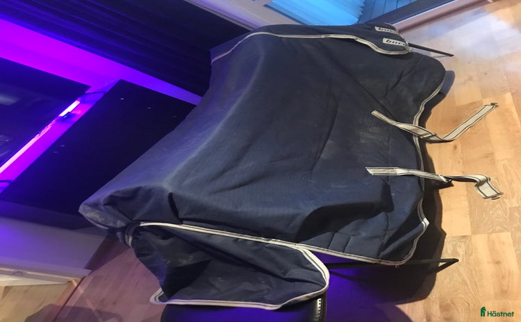 Täcken hästutrustning till salu i Björklinge - Annons 6