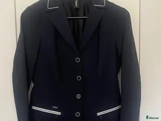 Jackor & Kavajer ryttarutrustning till salu: Pikeurkavaj i superskick - Annons 14