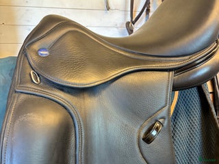 Sadlar hästutrustning till salu: Ikonic ponny i Hunnebostrand - Annons 1