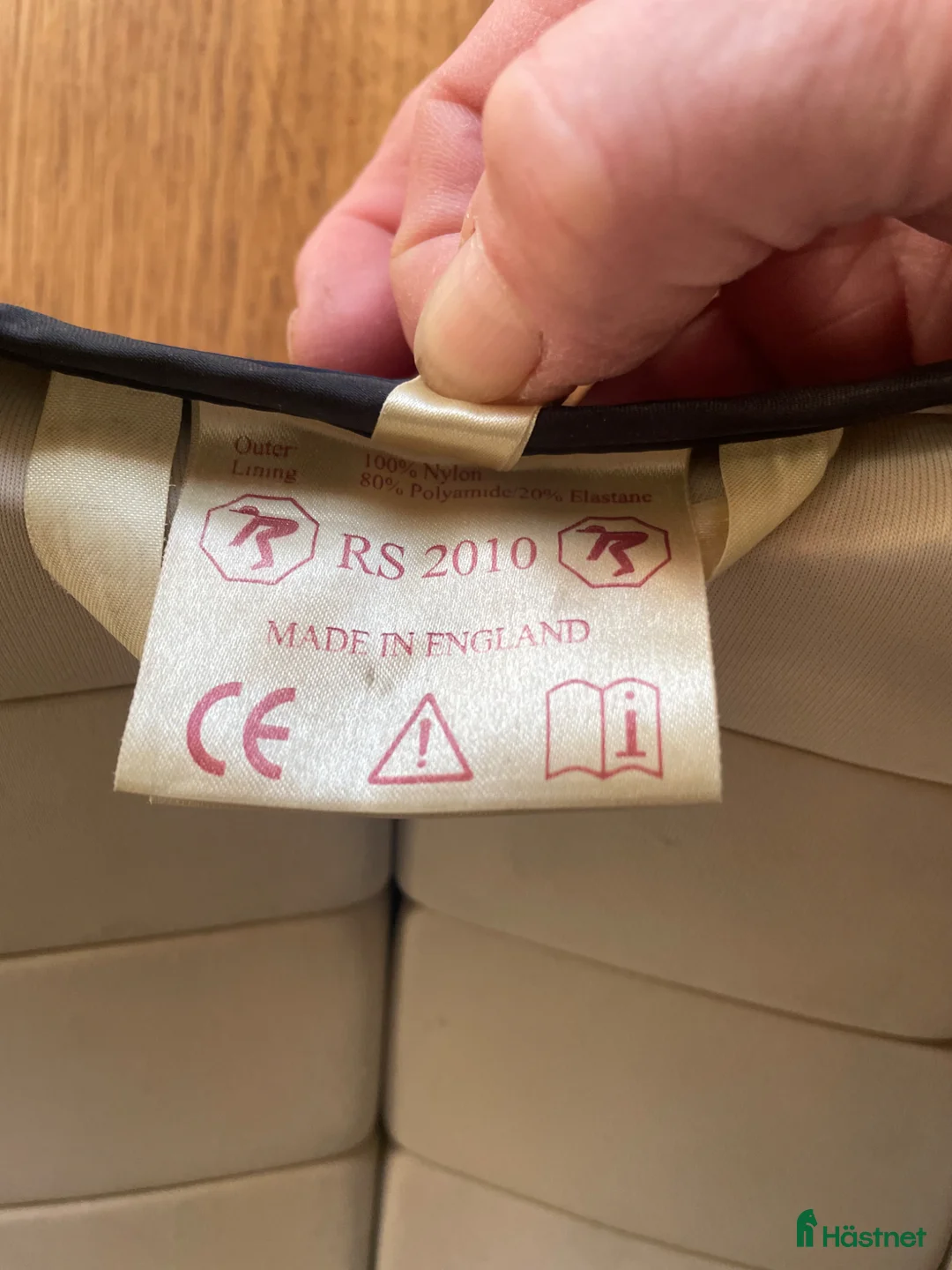 Säkerhetsvästar ryttarutrustning till salu: Säkerhetsväst i Upplands Väsby - Annons 3