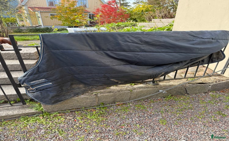 Täcken hästutrustning till salu i Bromma - Annons 15