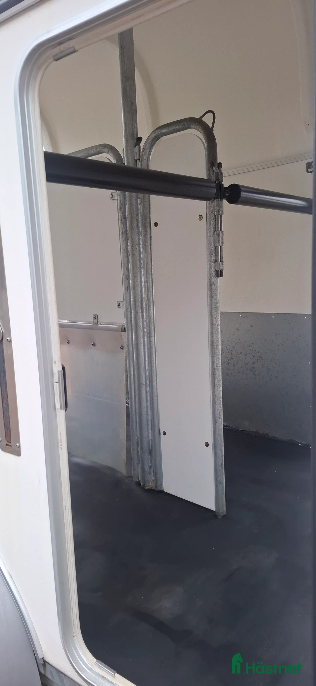 Hästtransporter  fordon & transport till salu: Thule Excellent Grand Prix 2014 i Sjövik - Annons 6