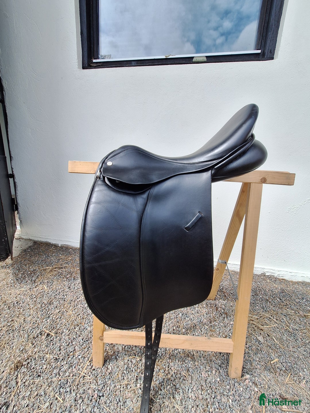 Sadlar hästutrustning till salu: Dressyrsadel  i Linköping - Annons 1
