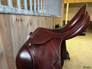 Sadlar hästutrustning Prestige Versailles 17/34 i Visby - Annons 3
