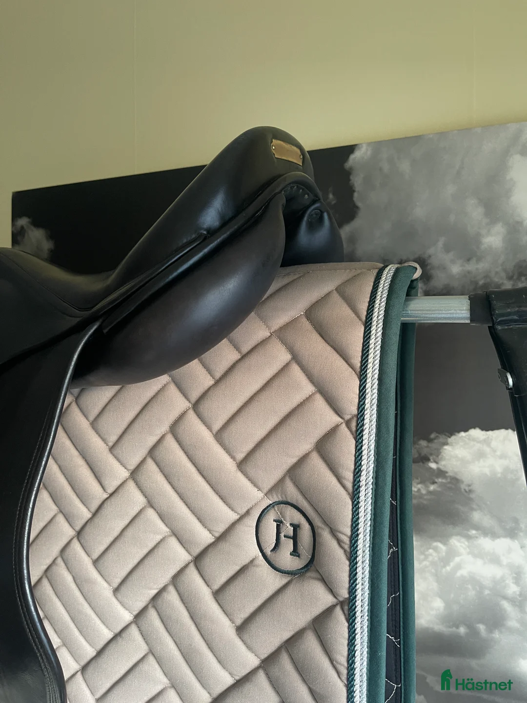 Sadlar hästutrustning till salu: Childeric dressyrsadel 17-17,5" A0 - Annons 2