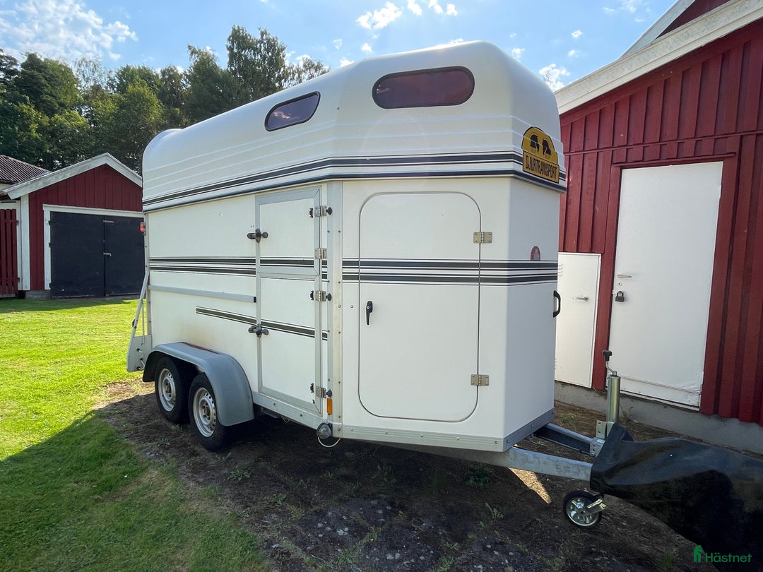 Hästtransporter  fordon & transport till salu: Välutrustad Boj Bravo 220 SEH i Hyltebruk - Annons 2