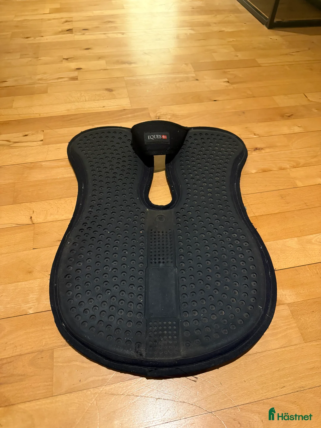 Sadeltillbehör hästutrustning till salu: EQUES Memory Foam Pad - Annons 2