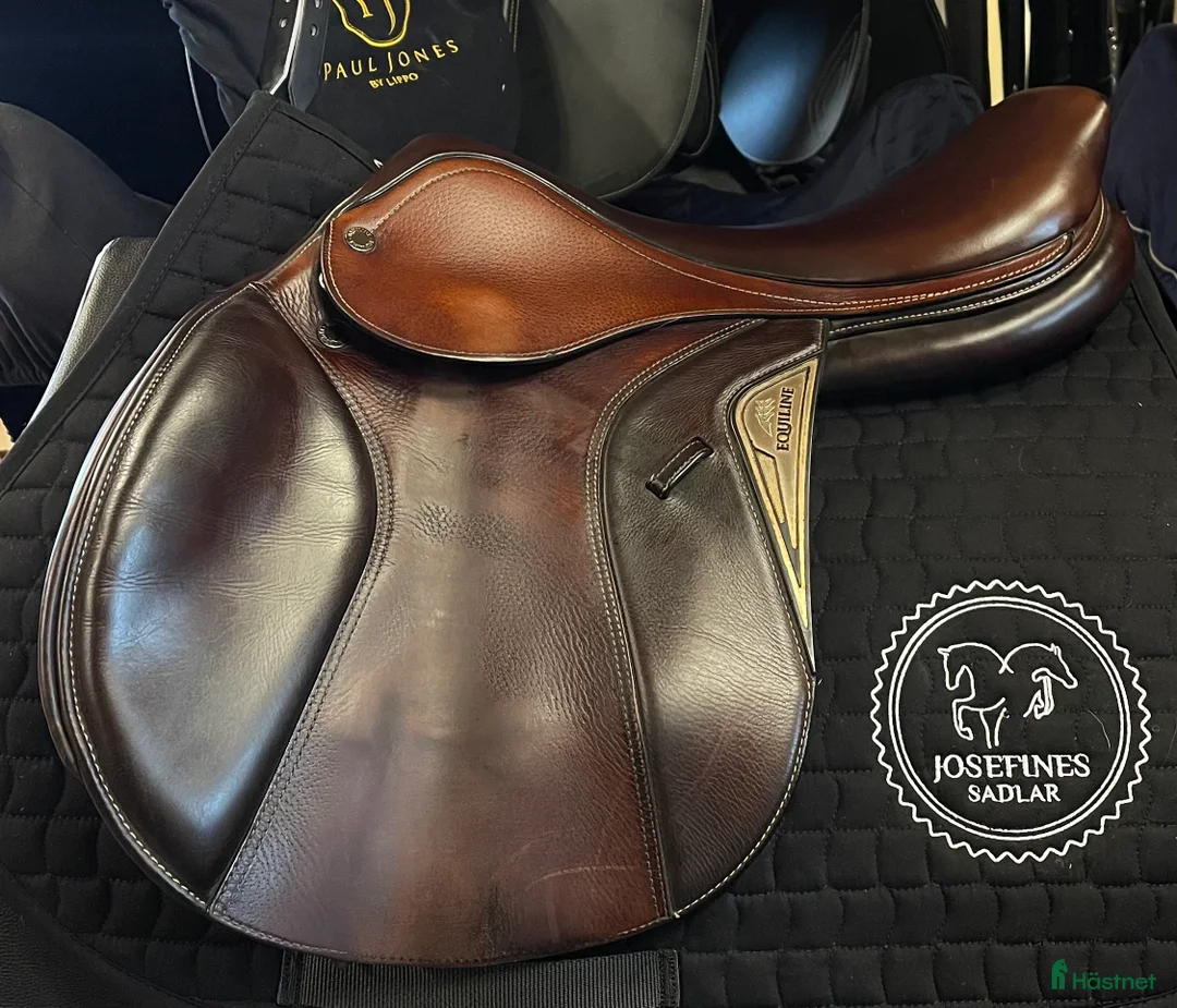 Sadlar hästutrustning till salu: Equiline Marghe i Hova - Annons 1