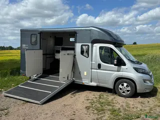 Hästlastbilar fordon & transport till salu: Equi-Trek Sonic 5 sits med bädd - Annons 1