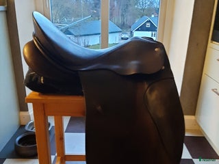 Sadlar hästutrustning till salu: Passier optimum dressyr, 17, vid i Svedala - Annons 1