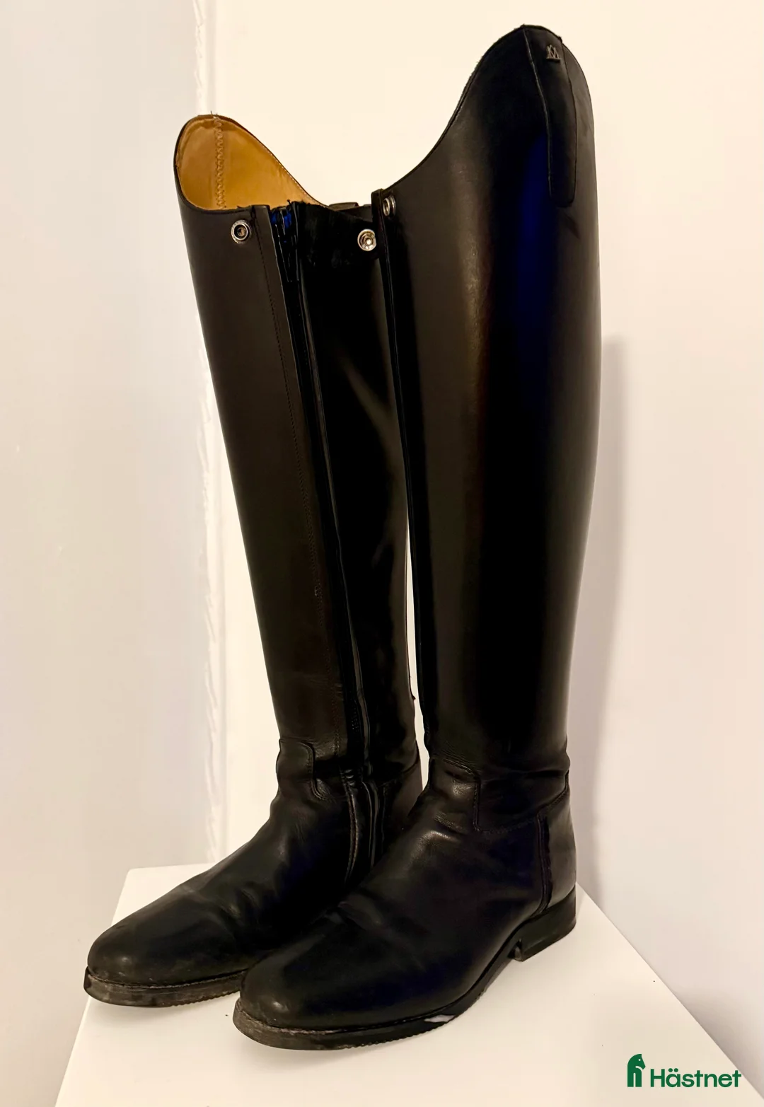 Ridstövlar ryttarutrustning till salu: Dressyrstövel MH Serenade  i Åseda - Annons 1