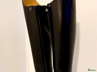 Ridstövlar ryttarutrustning till salu: Dressyrstövel MH Serenade i Åseda - Annons 1