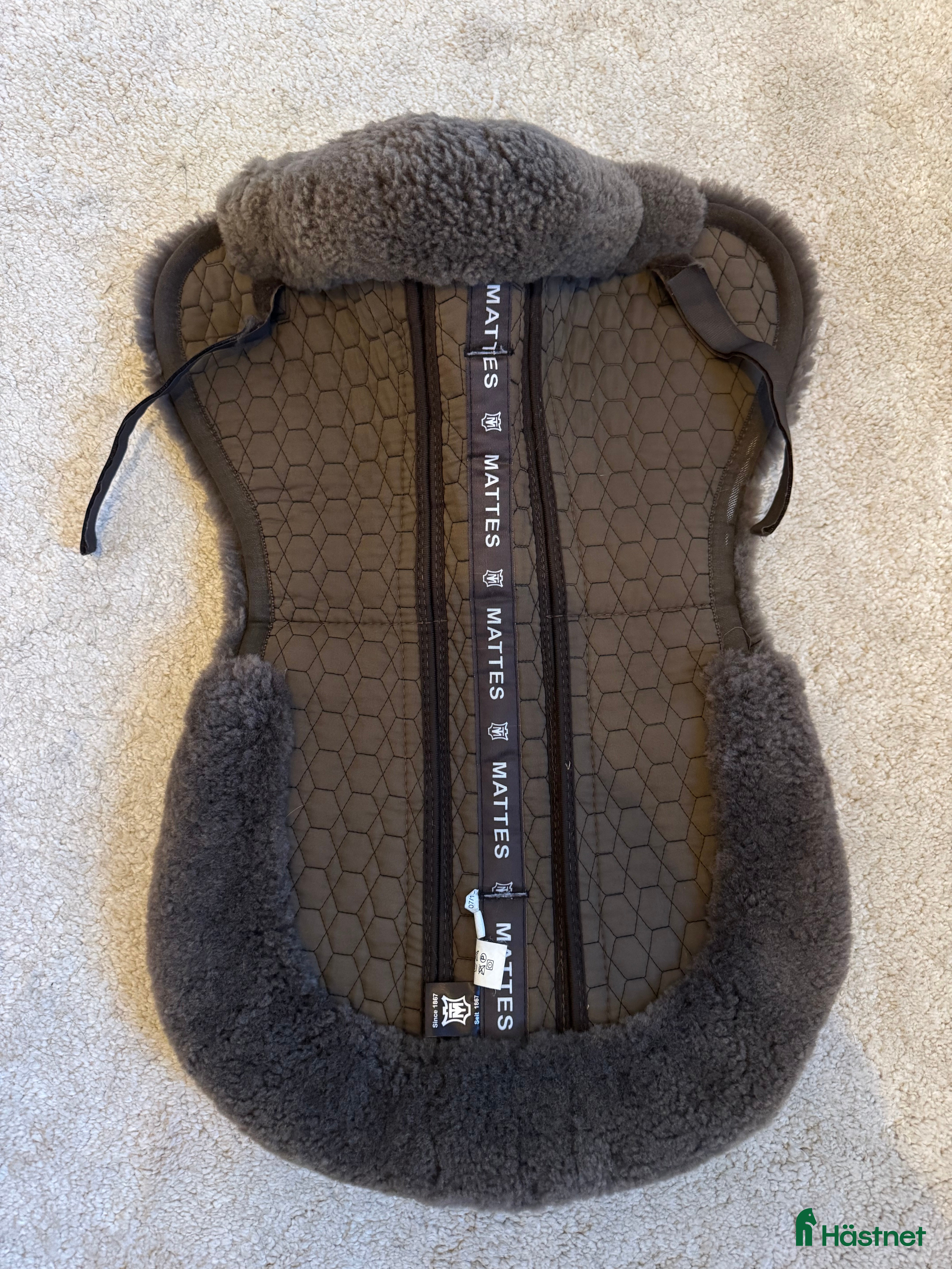 Sadeltillbehör hästutrustning till salu: Mattes correction pad brun i Älvsjö - Annons 1