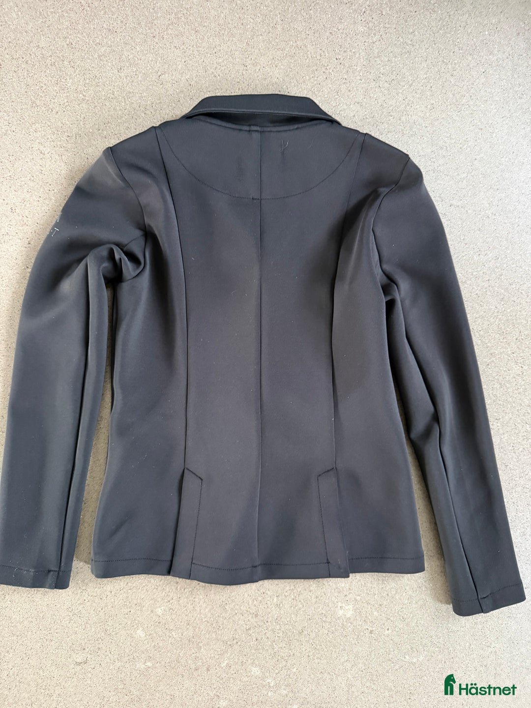 Jackor & Kavajer ryttarutrustning till salu: Kavaj svart i fint skick från E.L.T stl 164/170 i Falkenberg - Annons 2