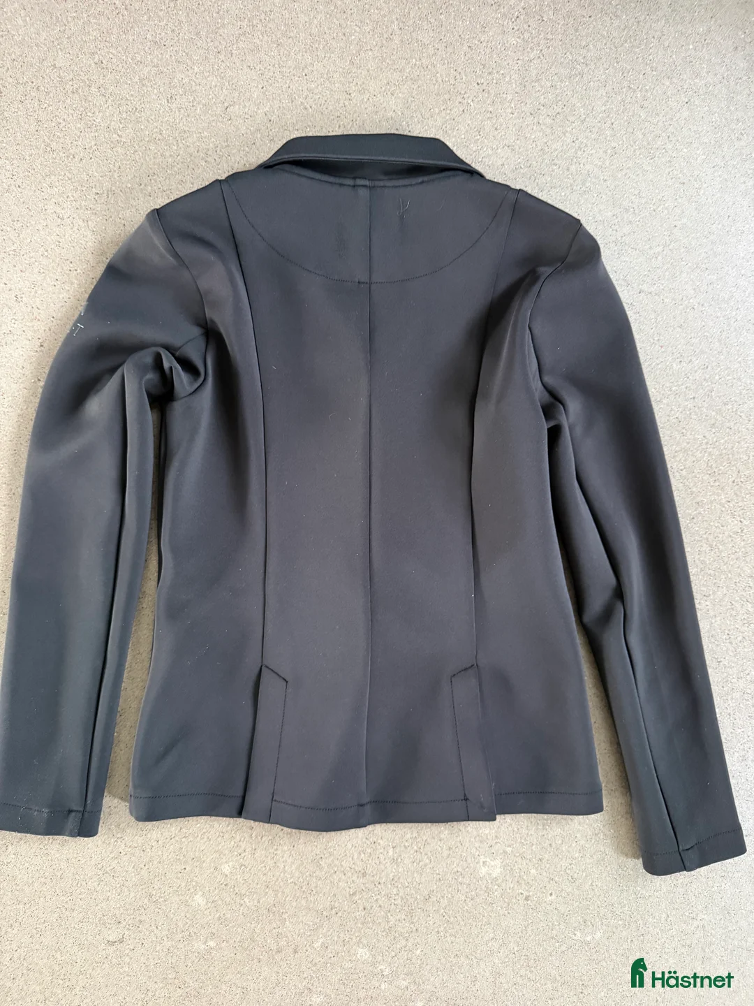 Jackor & Kavajer ryttarutrustning till salu: Kavaj svart i fint skick från E.L.T stl 164/170 i Falkenberg - Annons 2