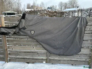 Täcken hästutrustning till salu: Skrittäcke cob i grått Farenheit i Älmhult - Annons 4