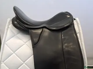 Sadlar hästutrustning Walsall dressyrsadel - Annons 24