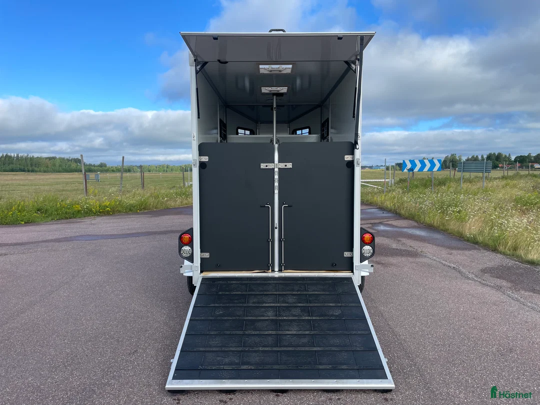 Hästtransporter  fordon & transport till salu: UME B60 - Den alla vill ha! - Annons 10