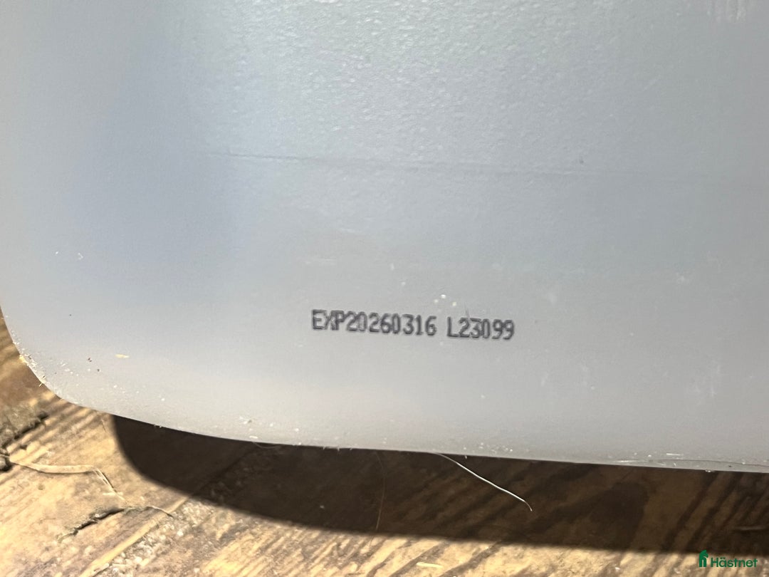 Övrig utrustning övrig utrustning till salu: Paraffinolja 5 l  i Knäred - Annons 1