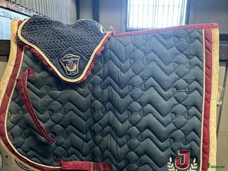 Schabrak & Vojlockar hästutrustning till salu: Huva och schabrak i Vinninga - Annons 23