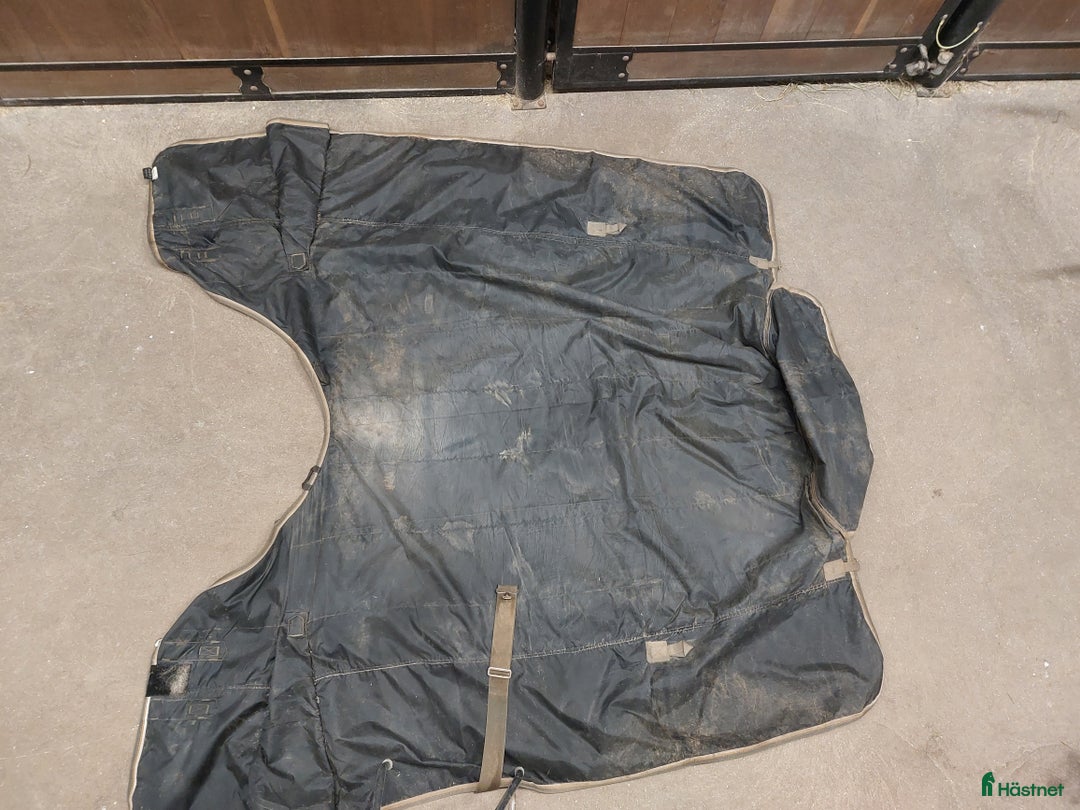 Täcken hästutrustning till salu: Shires highlander plus 50 g i Vaggeryd - Annons 5