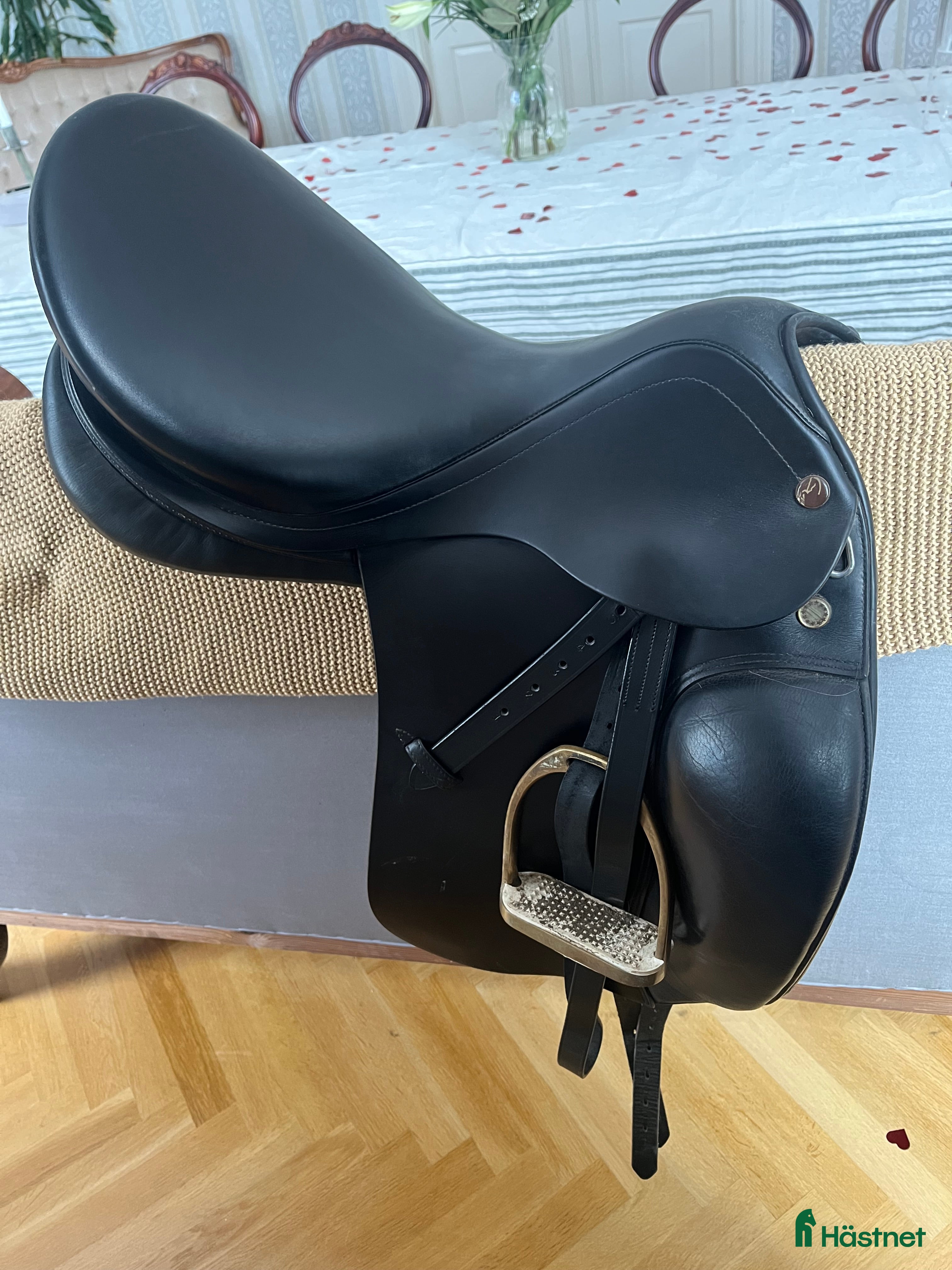 Sadlar hästutrustning Prestige top dressage 18” - Annons 2