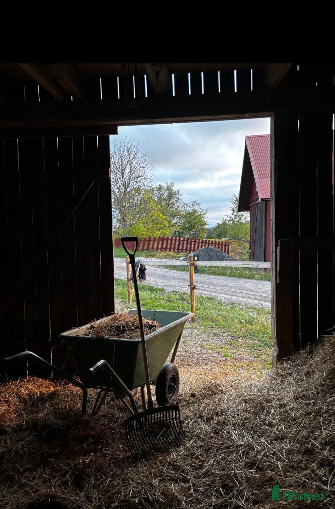  stallplats finnes: Boende m lösdrift o 10 boxar söder om Stockholm i Nyköping - Annons 3