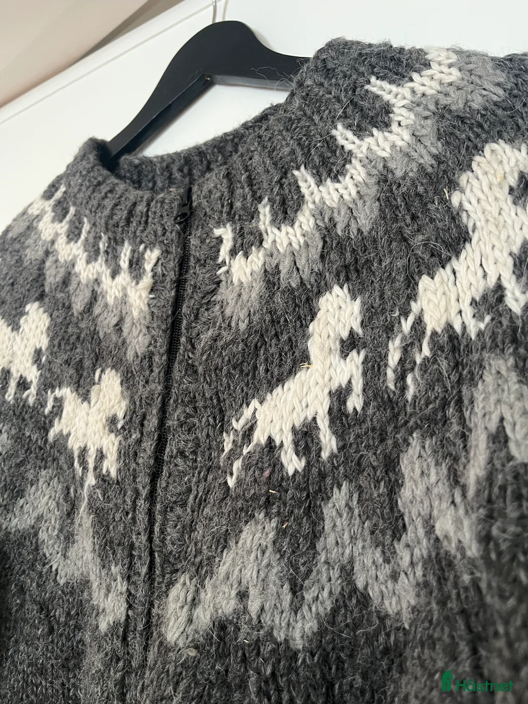 Övrigt Ridkläder ryttarutrustning till salu: Sparsamt använd! Karlslund stickad tröja i Alsen - Annons 1