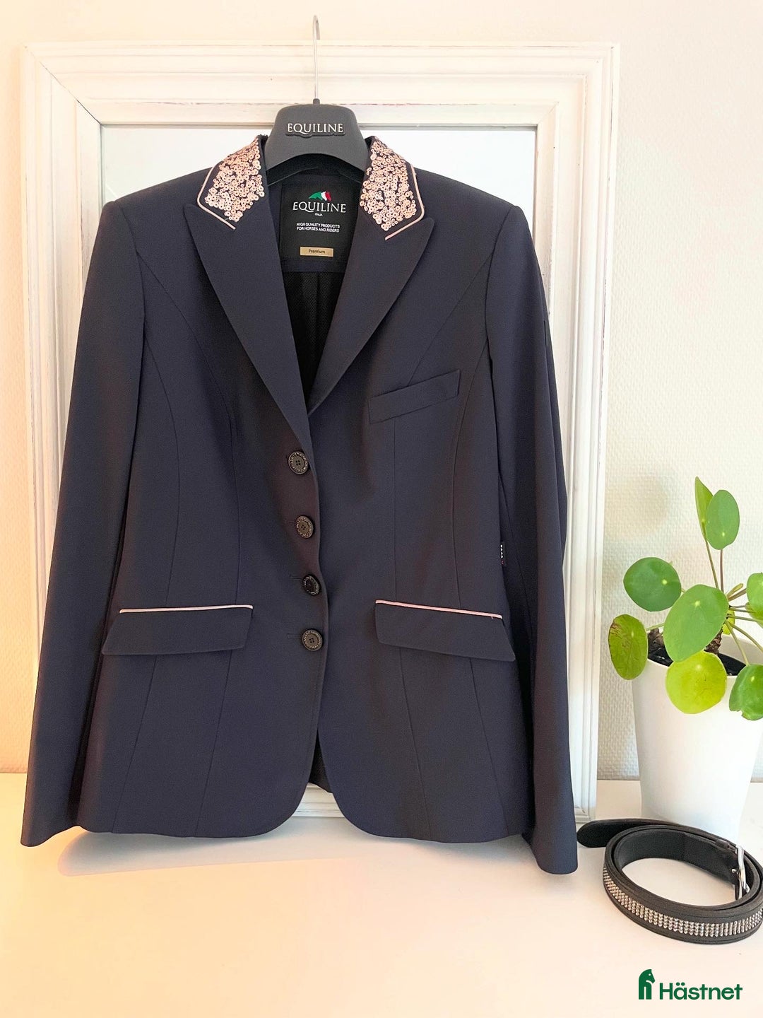 Jackor & Kavajer ryttarutrustning till salu: Equiline tävlingskavaj i Åhus - Annons 1