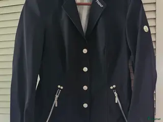 Jackor & Kavajer ryttarutrustning till salu: Pikeurkavaj nyskick i Kållekärr - Annons 15