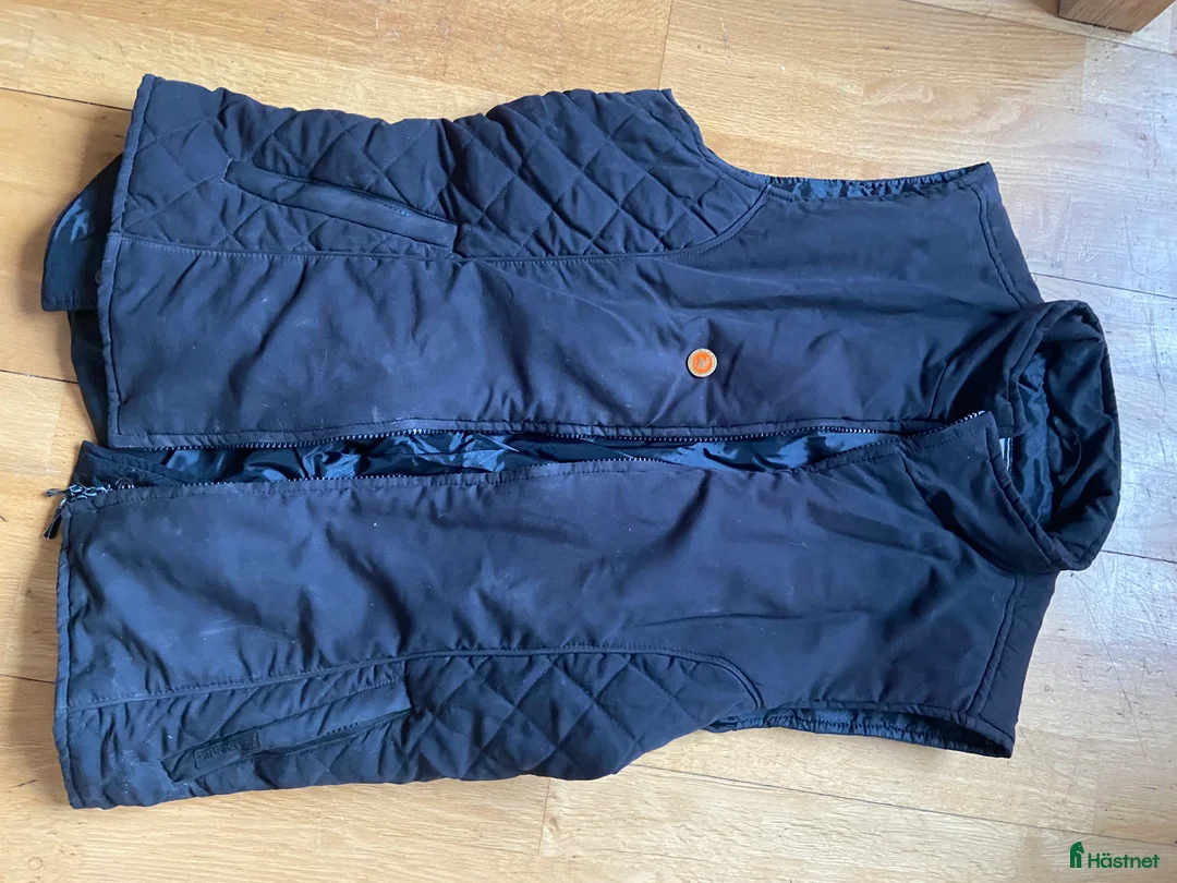 Övrigt Ridkläder ryttarutrustning till salu: Västar - Annons 2