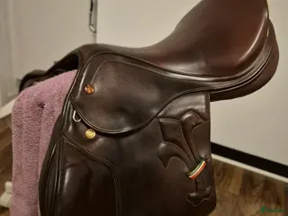 Sadlar hästutrustning Hoppsadlar till bra pris i Västerås - Annons 5