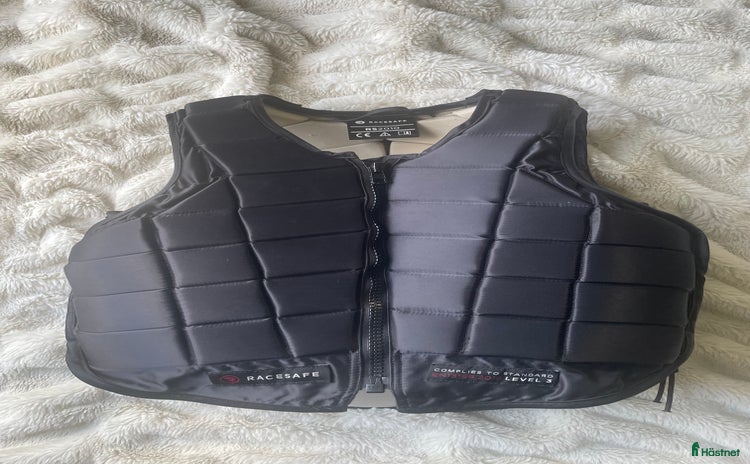 Säkerhetsvästar ryttarutrustning till salu i Hagby - Annons 11