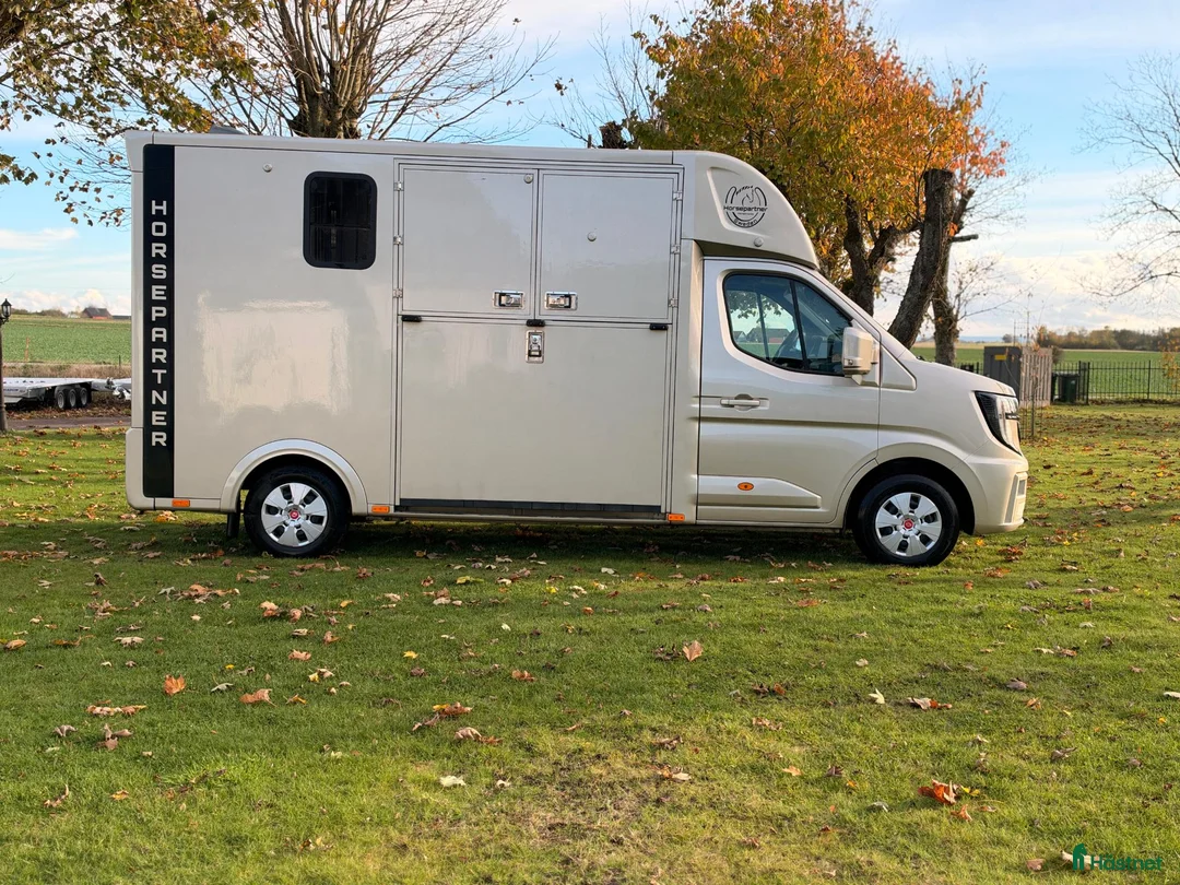 Hästlastbilar  fordon & transport till salu: Horsepartner Equimax Hästlastbil  i Laholm - Annons 2