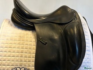 Sadlar hästutrustning till salu: Dressyrsadel ErrePlus DM i Uppsala - Annons 22
