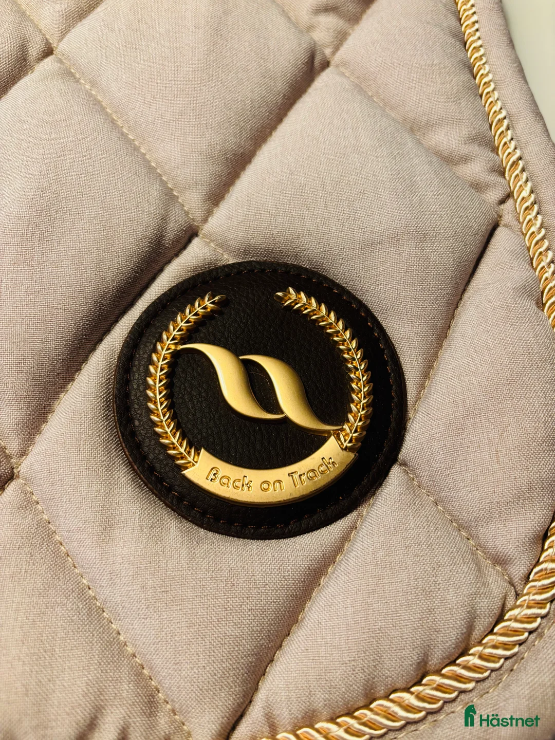 Schabrak & Vojlockar hästutrustning till salu: Back on Track hoppschabrak  i Lidingö - Annons 2