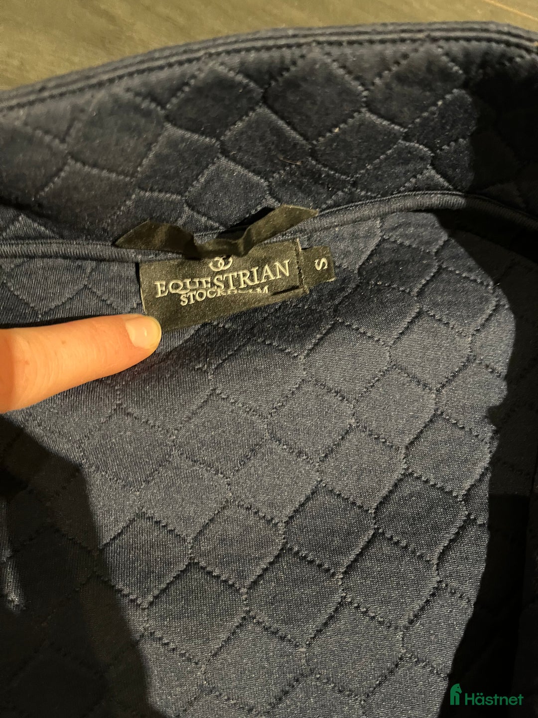 Övrigt Ridkläder ryttarutrustning till salu: Fin Equestrian Stockholm tröja i Linköping - Annons 3