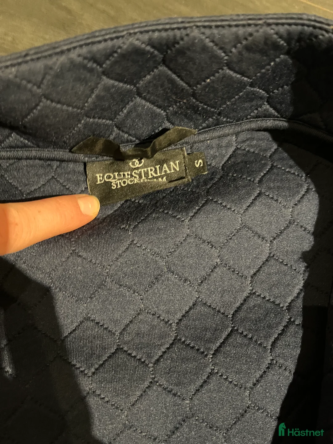 Övrigt Ridkläder ryttarutrustning till salu: Fin Equestrian Stockholm tröja i Linköping - Annons 3