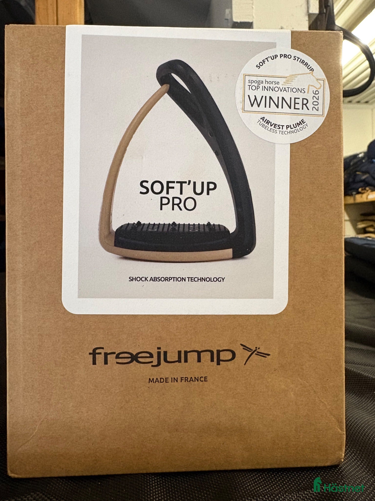 Stigbyglar hästutrustning Säljer dessa hel nya Freejump stidbyglar! - Annons 1