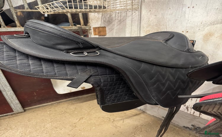 Sadlar hästutrustning till salu: Bomlös sadel i Sundsvall - Annons 6