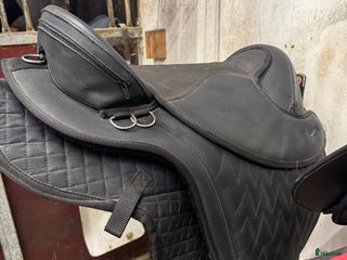 Sadlar hästutrustning till salu: Bomlös sadel i Sundsvall - Annons 1