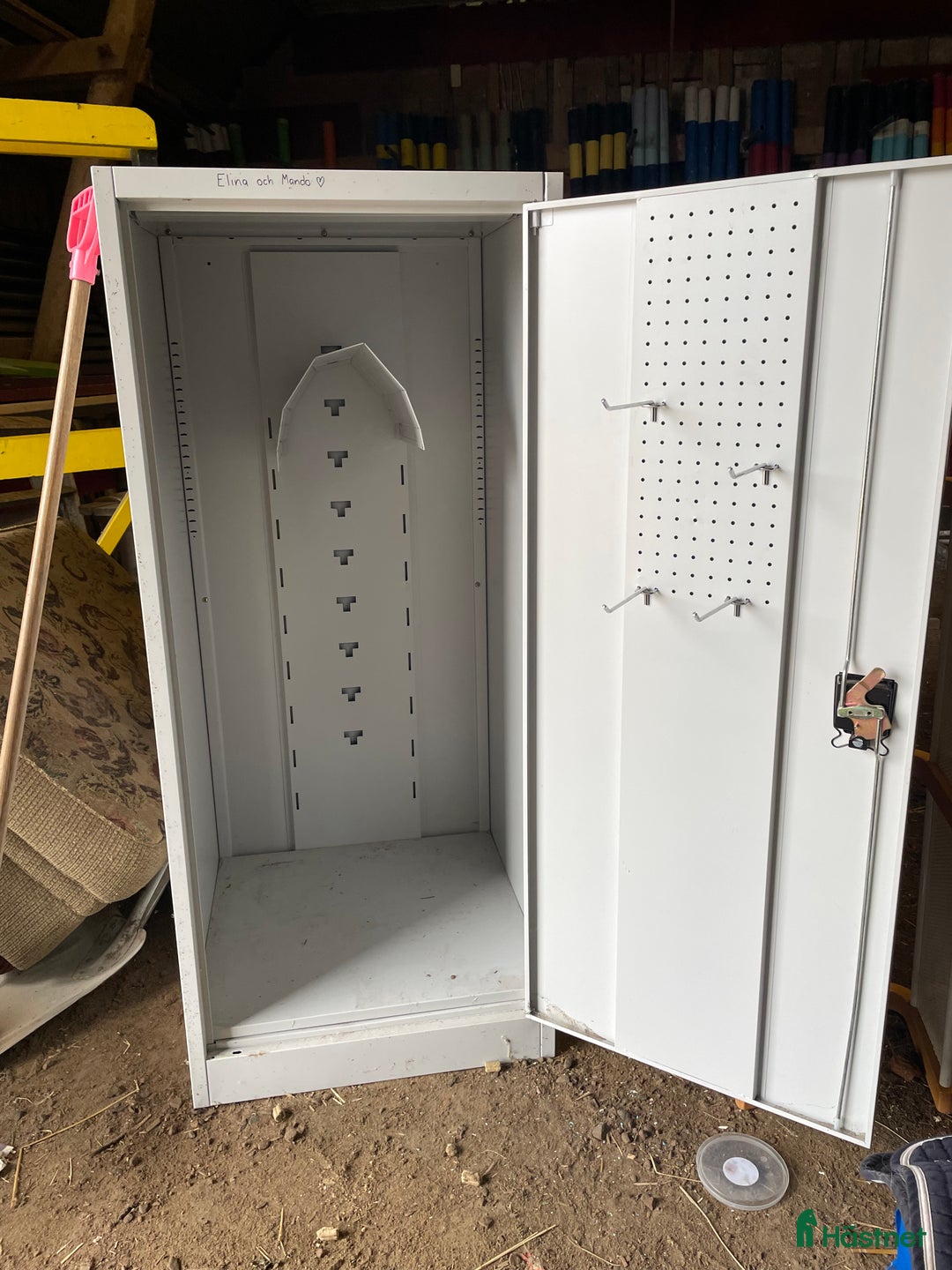 Övrig Hästutrustning hästutrustning till salu: Fint sadelskåp i Flyinge - Annons 2