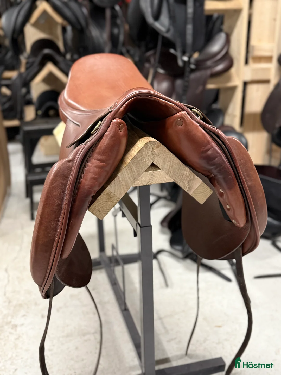 Sadlar hästutrustning till salu: REA 50% Dominus Dressyr 17,5”W brun  i Knivsta - Annons 2