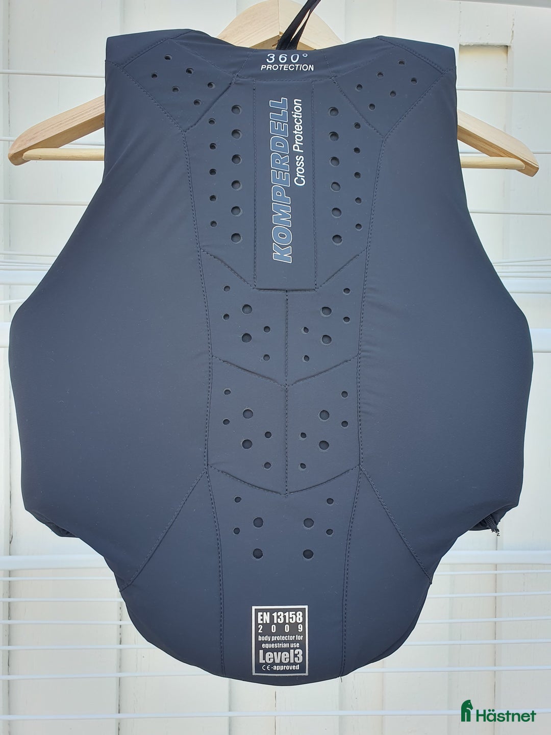 Säkerhetsvästar ryttarutrustning till salu: Komperdell cross protection i Linköping - Annons 3