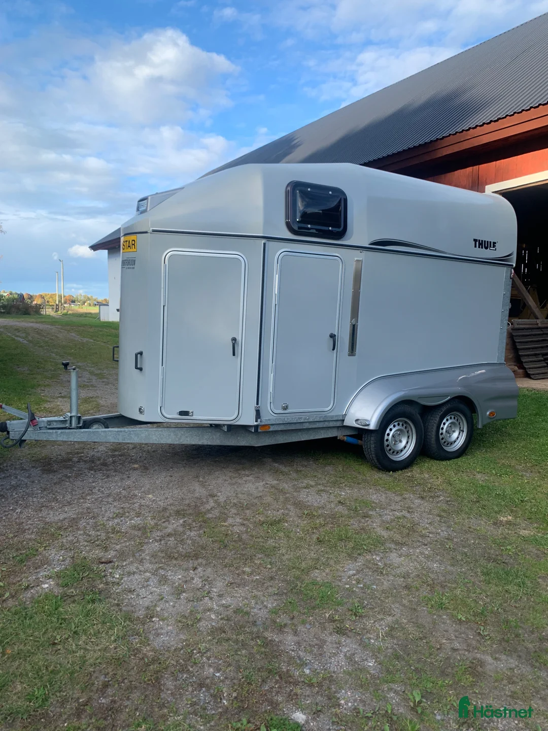 Hästtransporter  fordon & transport till salu: Thule Excellent  i Hallsberg - Annons 1